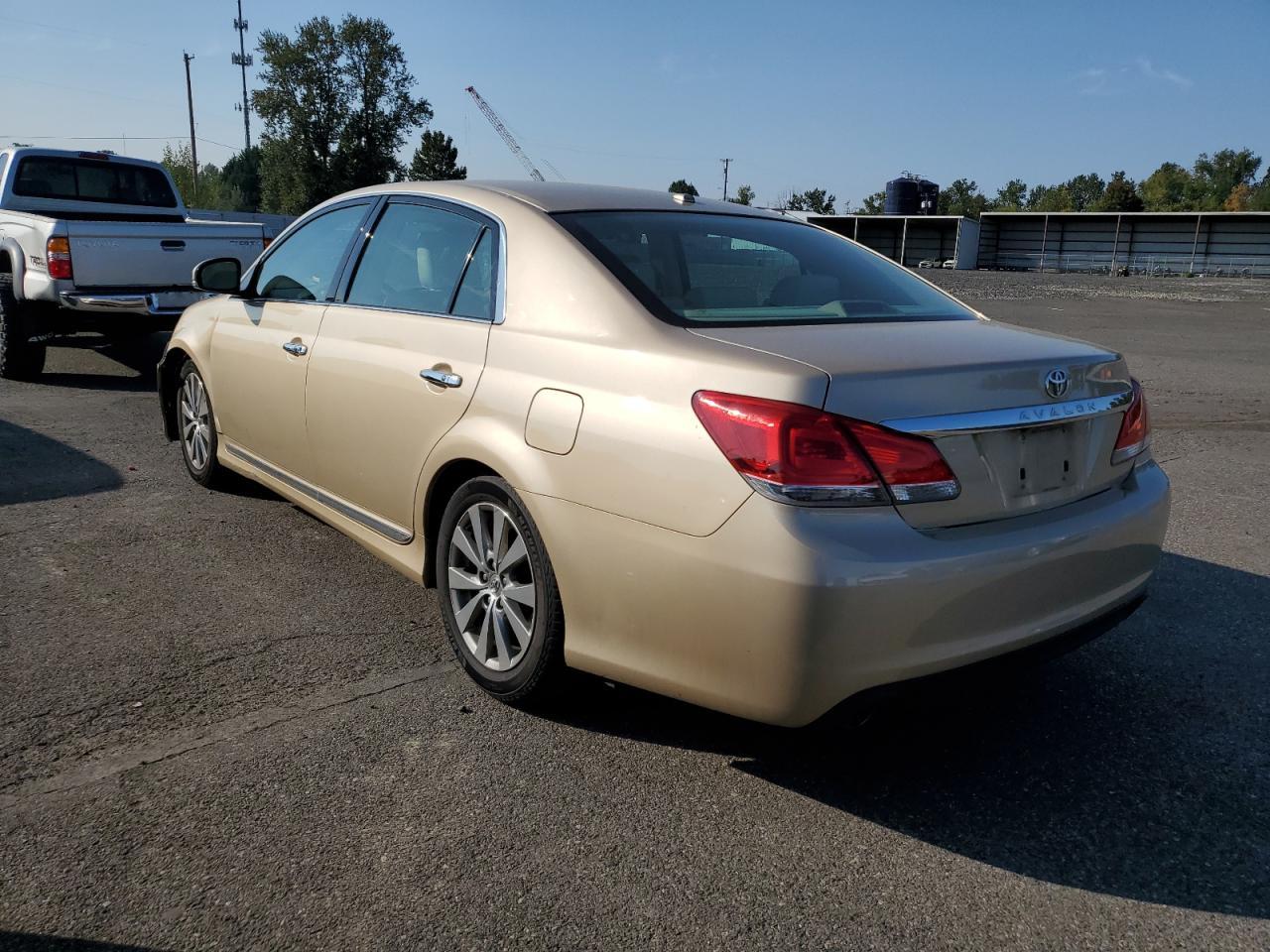2011 TOYOTA Avalon