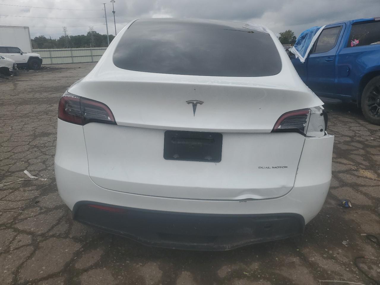2024 TESLA MODEL Y