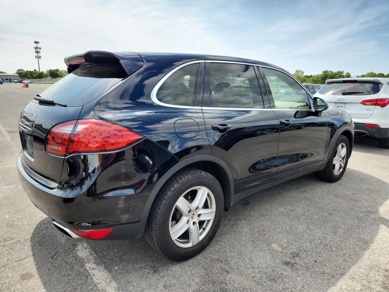 2012 PORSCHE CAYENNE