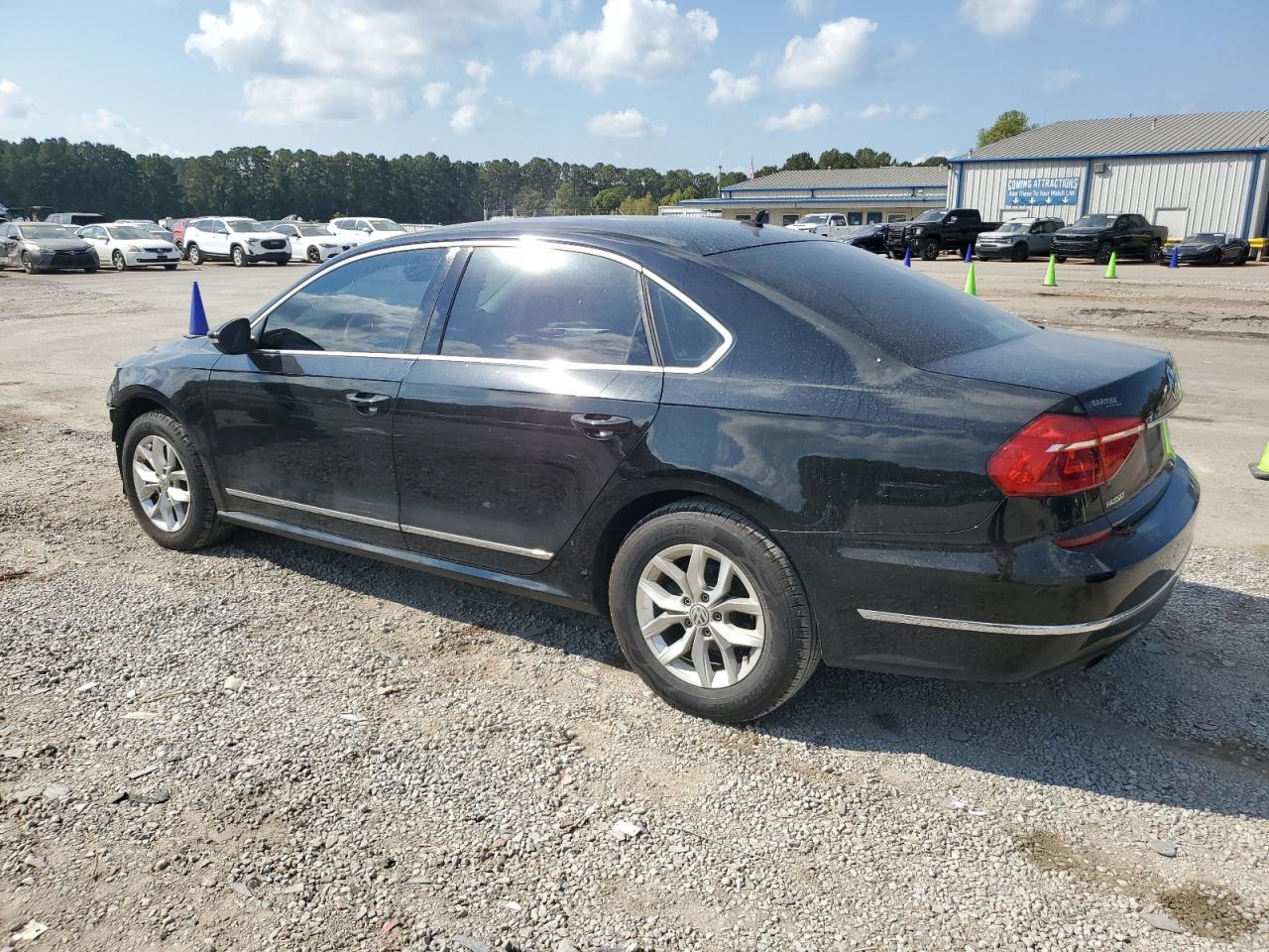 2016 VOLKSWAGEN Passat