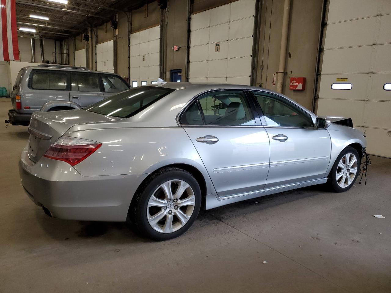 2010 ACURA RL