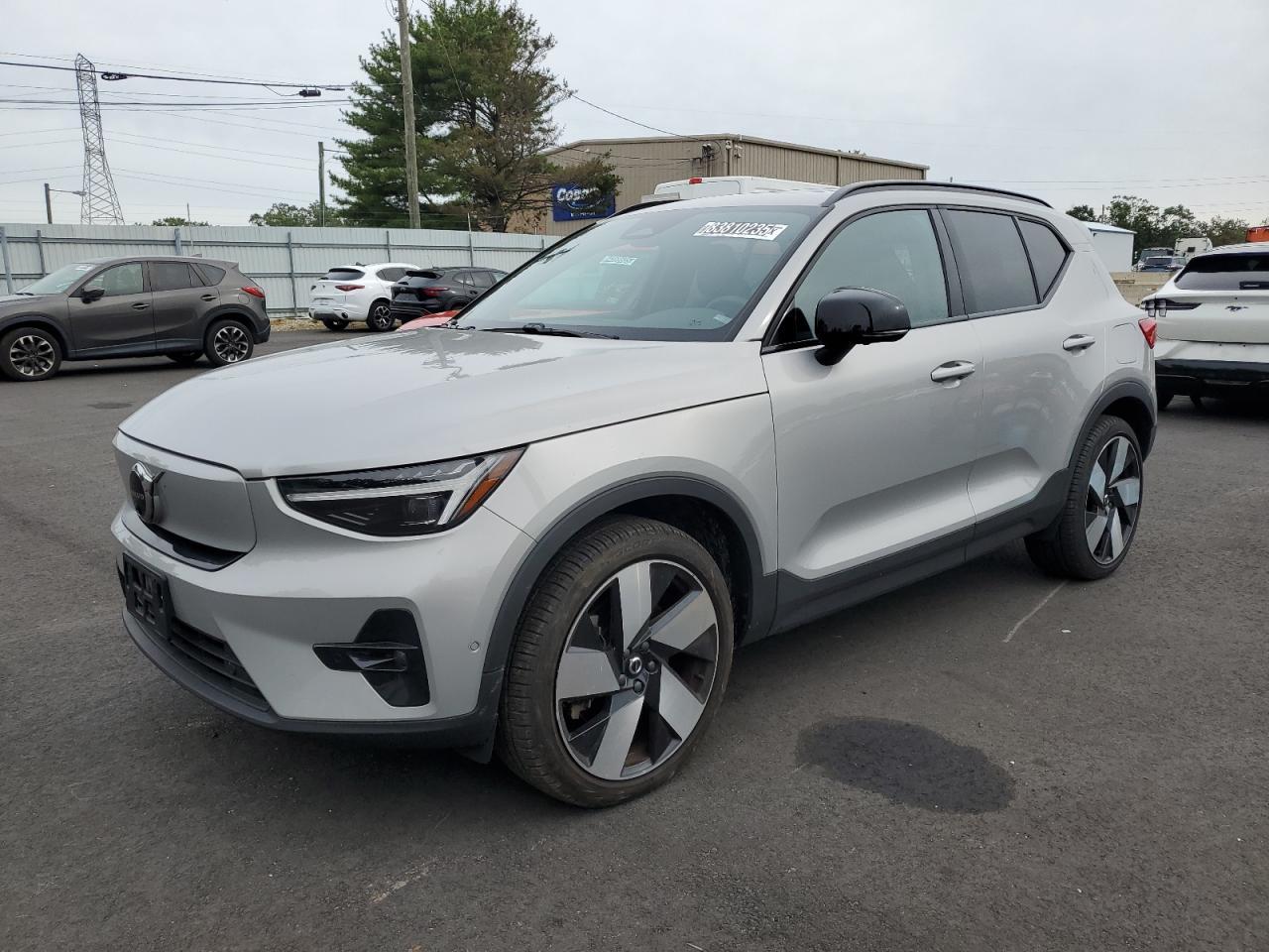 2024 VOLVO XC40