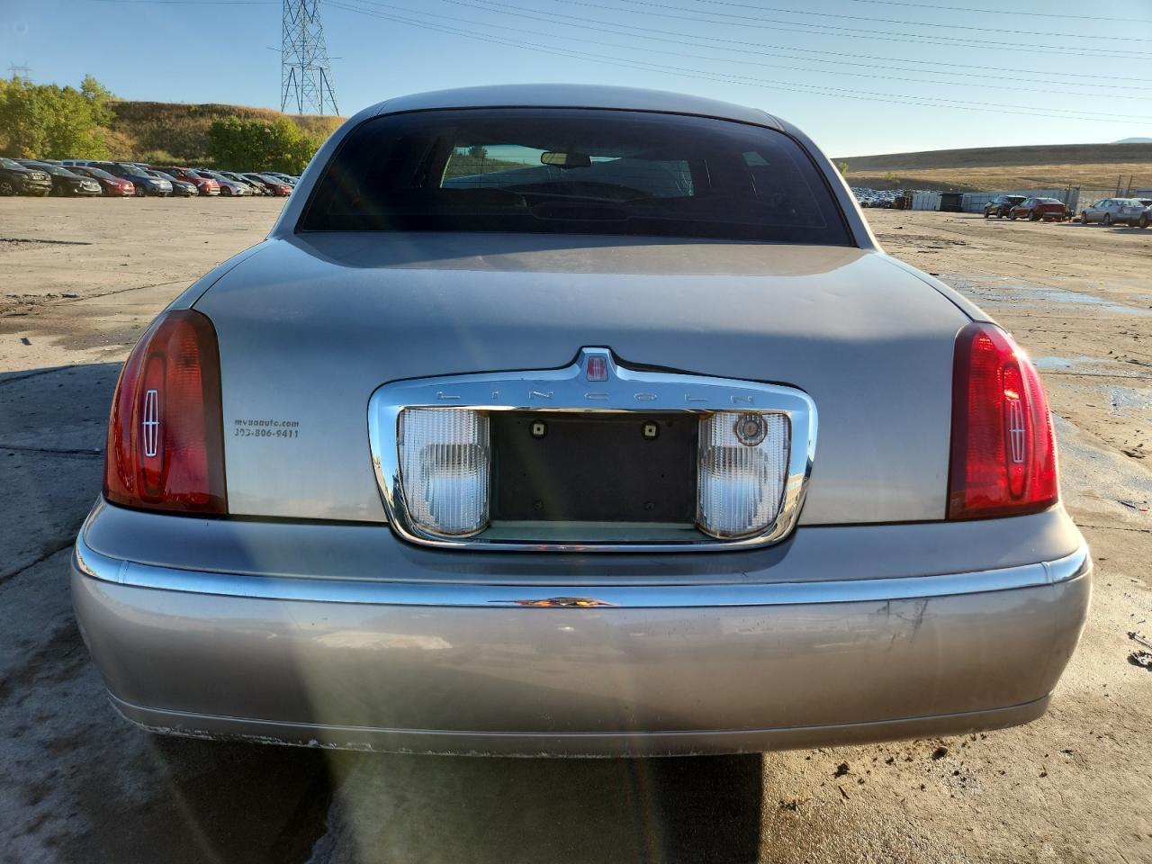 2002 LINCOLN Town Car