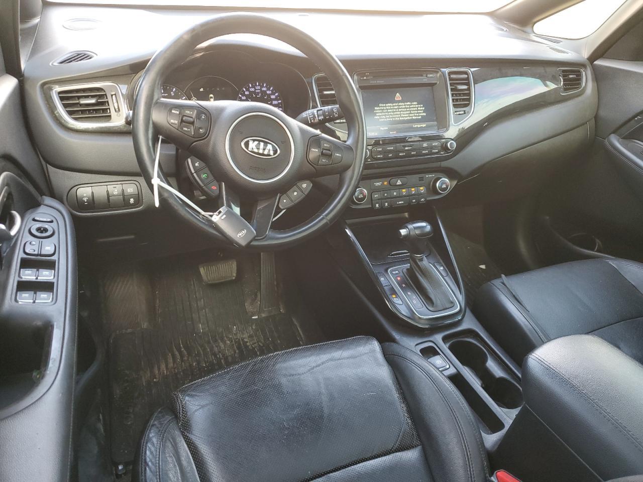 2015 KIA RONDO