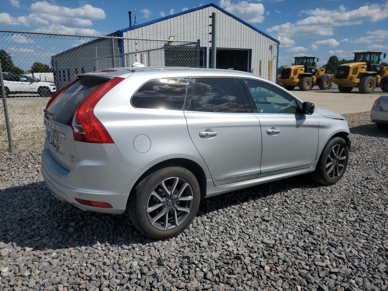 2017 VOLVO XC60