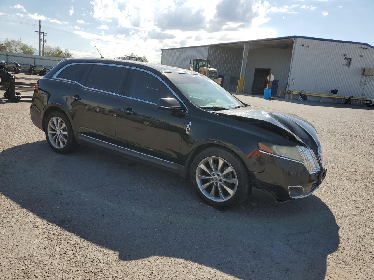 2011 LINCOLN MKT