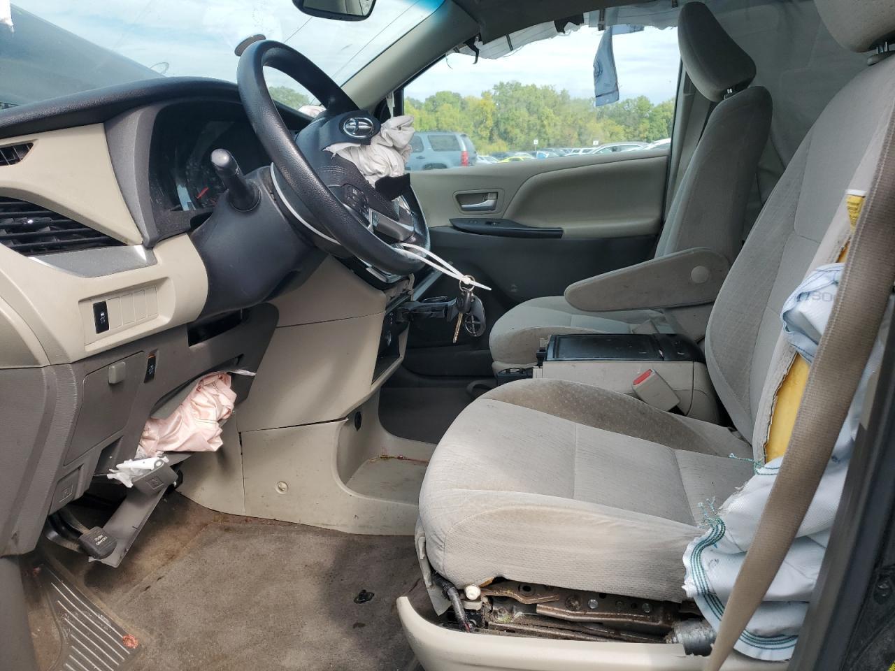 2016 TOYOTA SIENNA