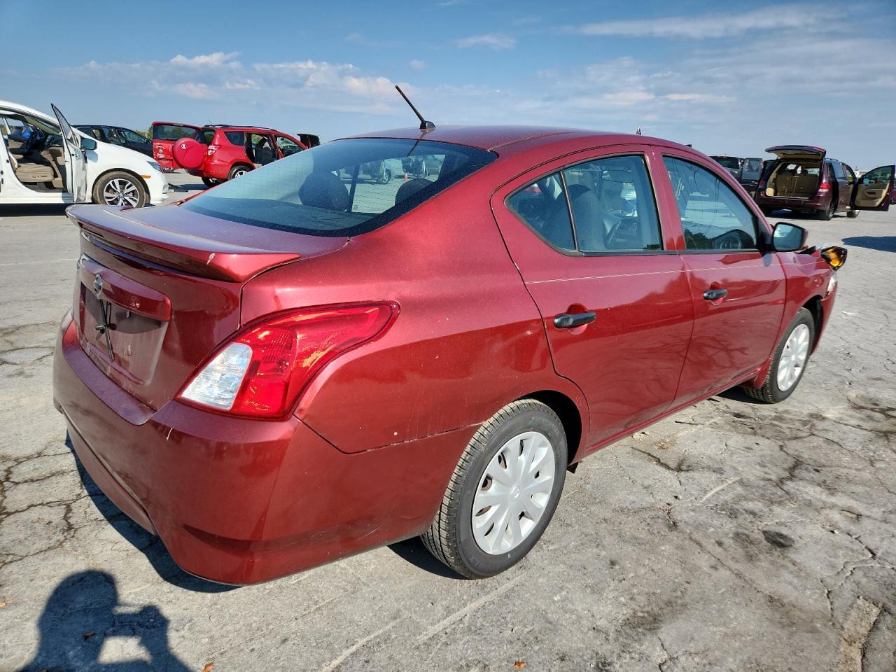 2017 NISSAN VERSA