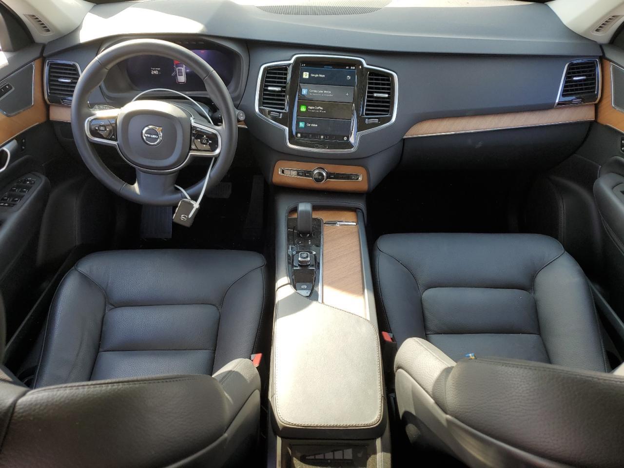 2024 VOLVO XC90