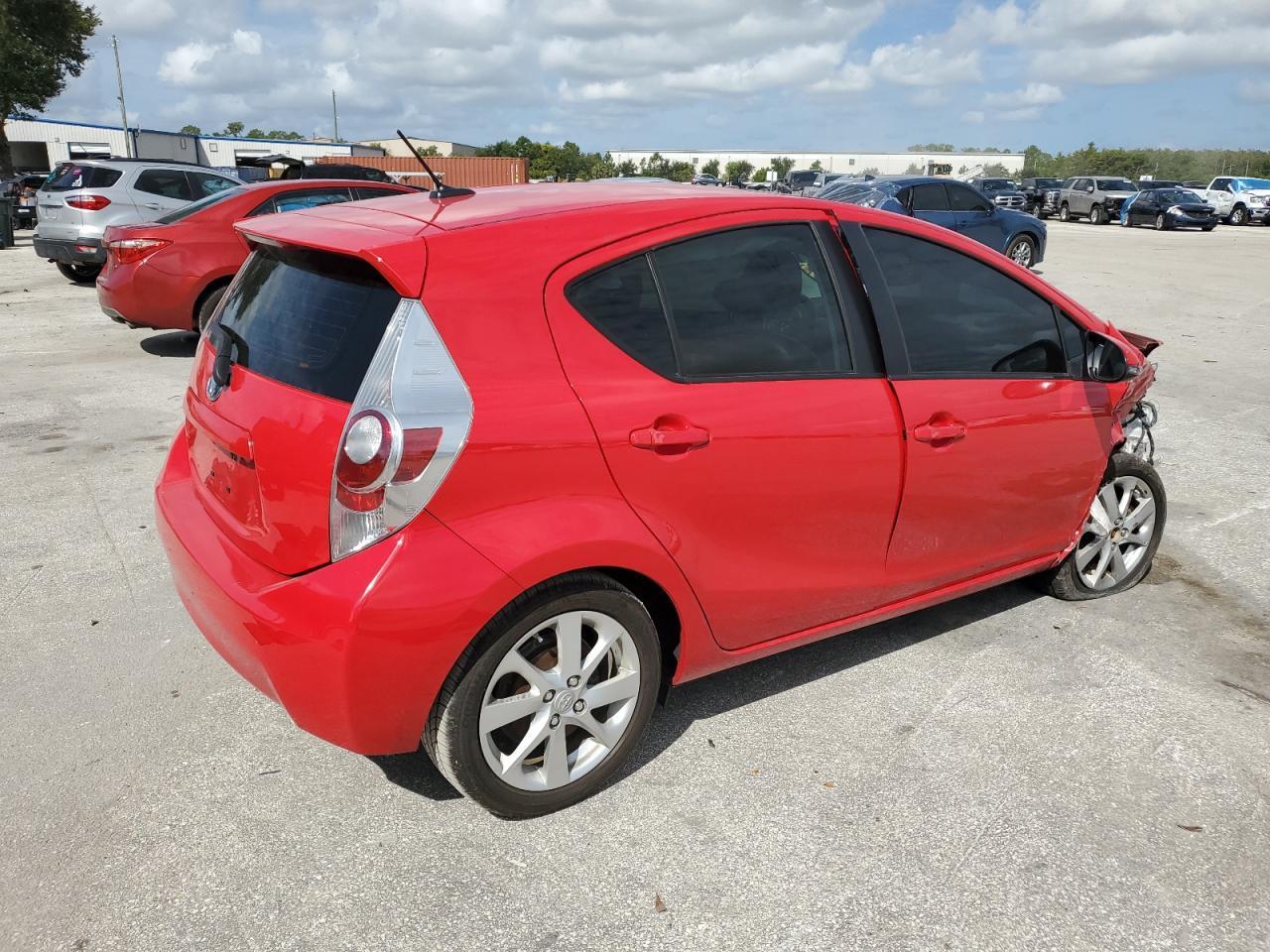 2014 TOYOTA Prius c