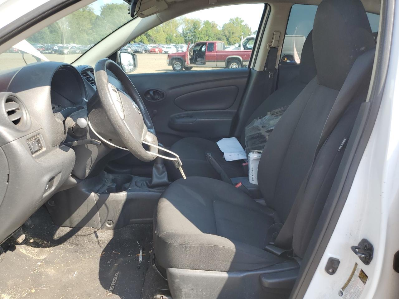 2016 NISSAN VERSA