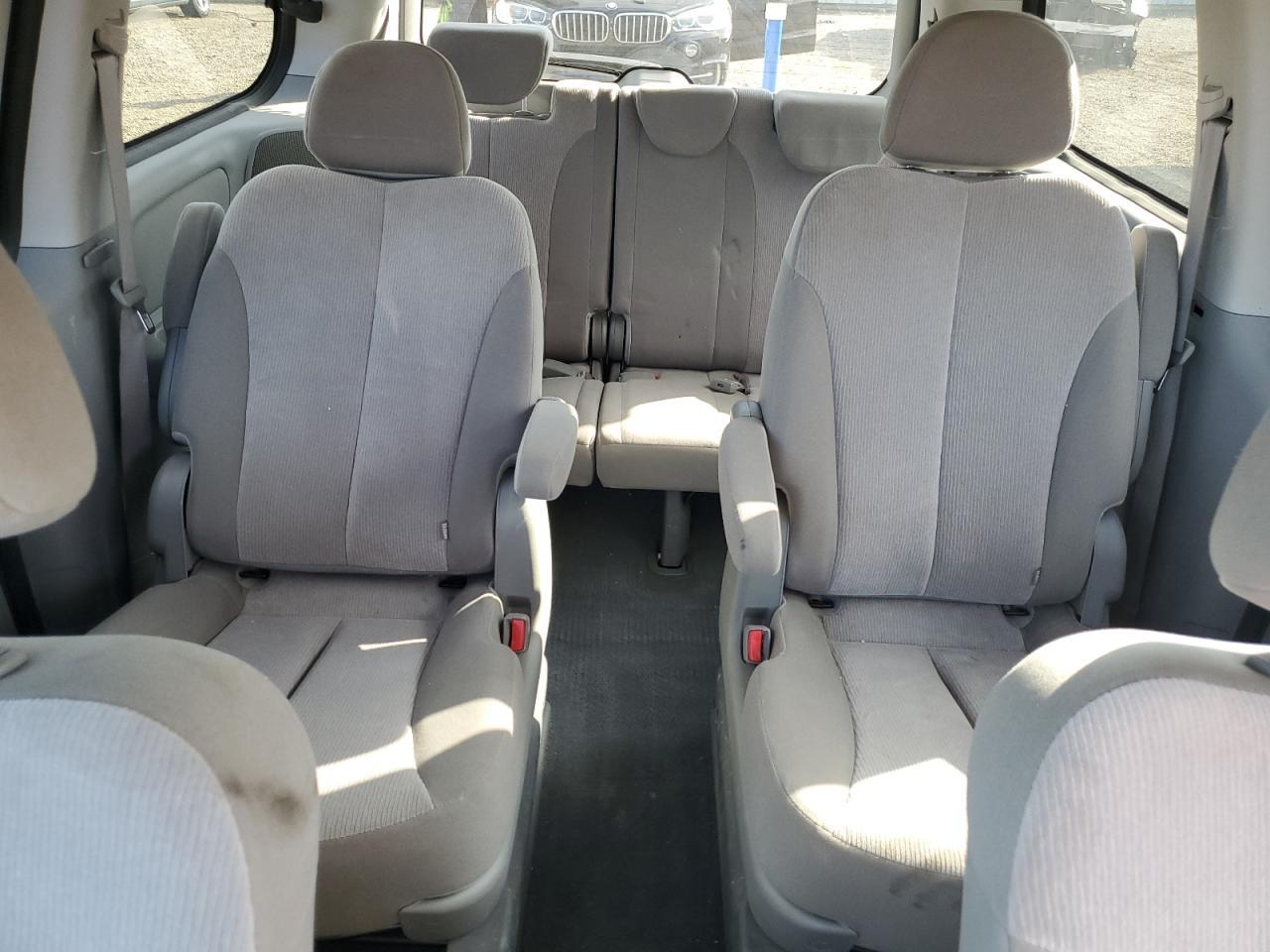 2014 KIA SEDONA