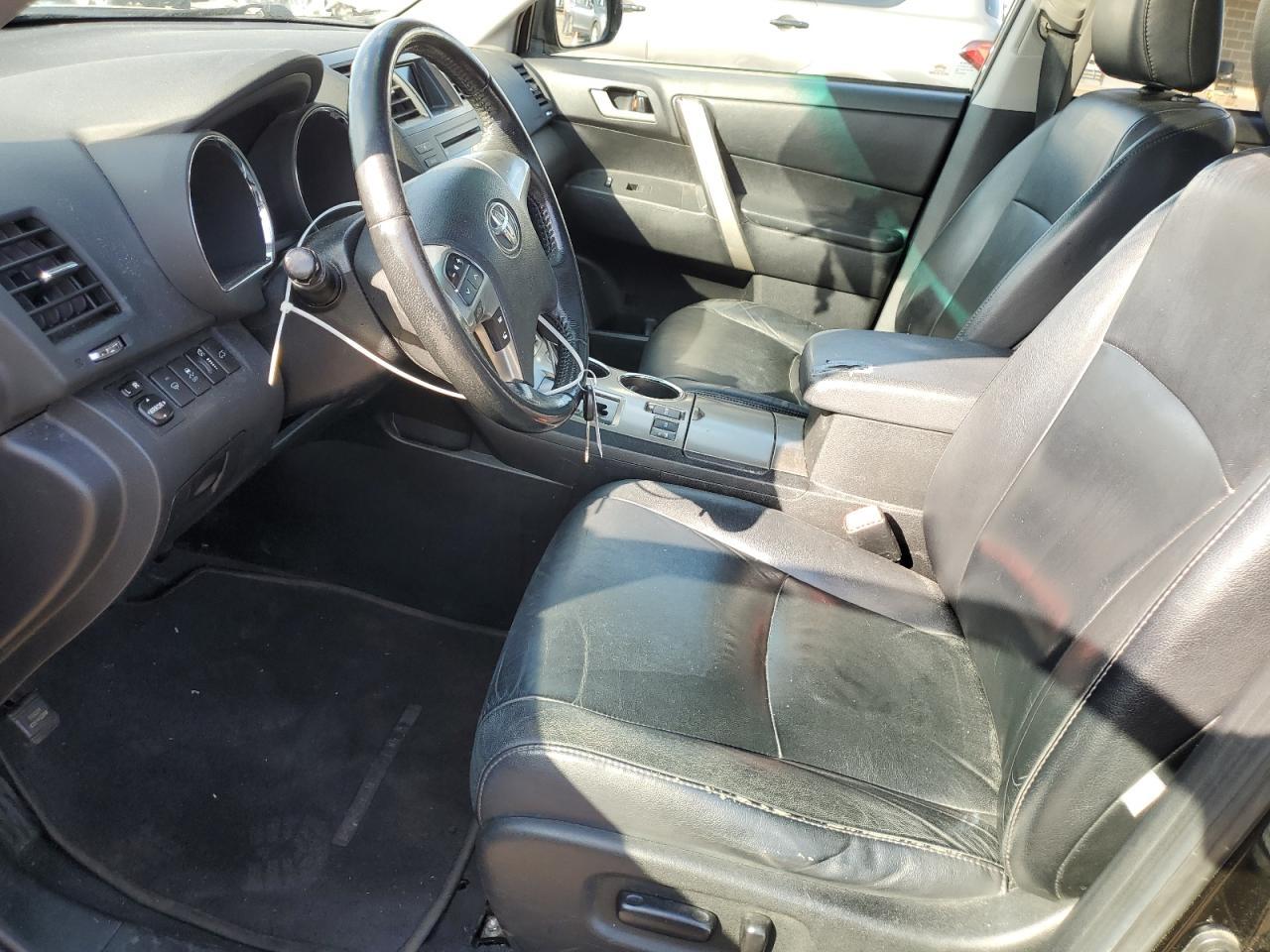 2011 TOYOTA HIGHLANDER