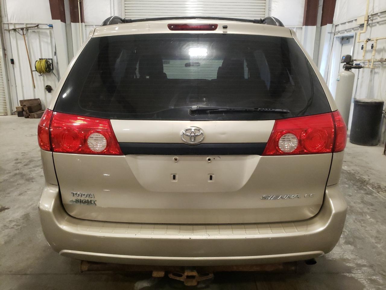 2008 TOYOTA SIENNA
