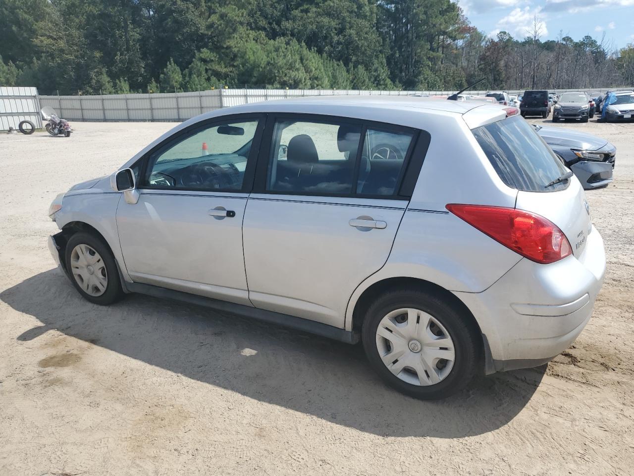 2011 NISSAN VERSA