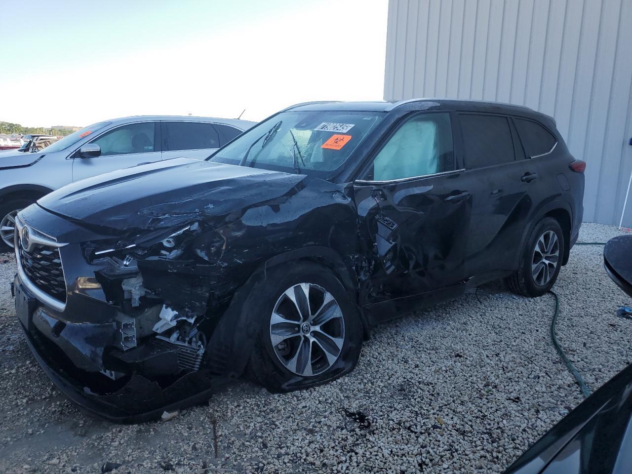 2021 TOYOTA HIGHLANDER