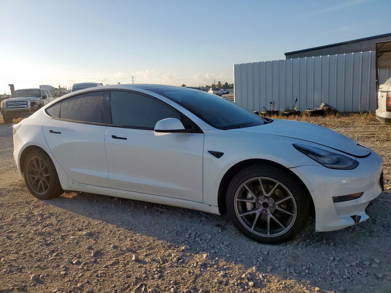 2021 TESLA MODEL 3
