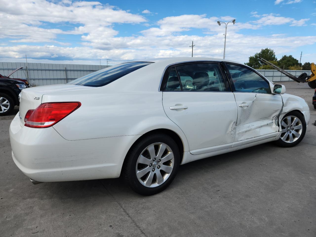 2006 TOYOTA Avalon