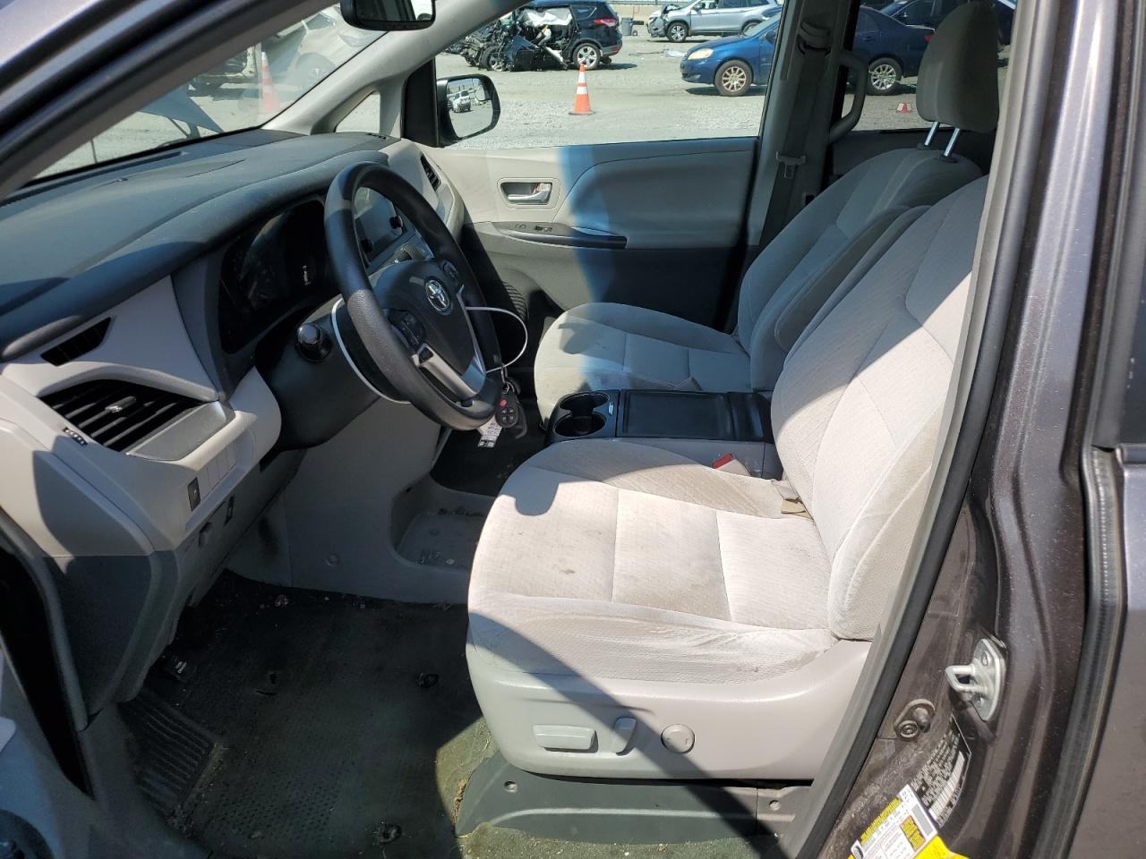 2016 TOYOTA SIENNA