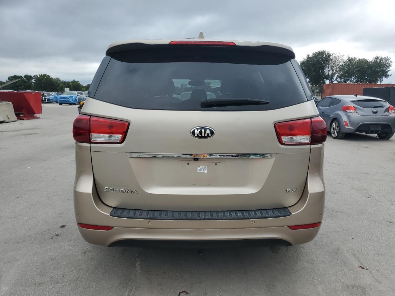 2015 KIA SEDONA