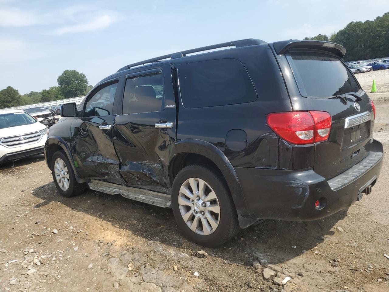 2011 TOYOTA Sequoia
