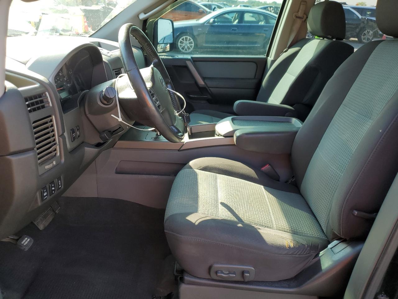 2005 NISSAN Titan