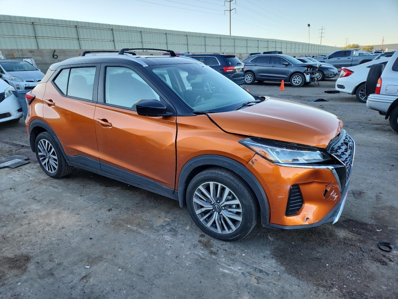 2024 NISSAN KICKS