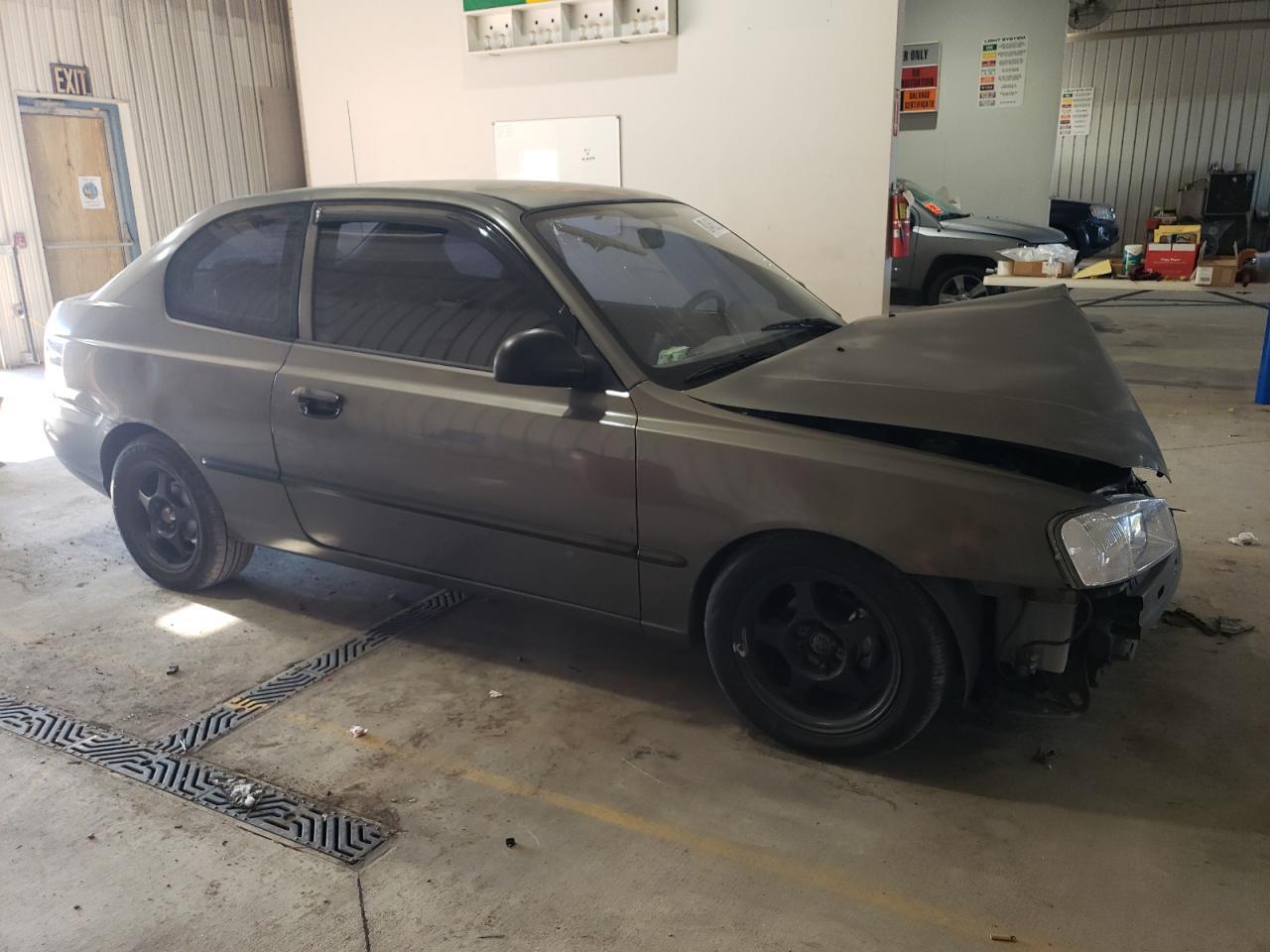2002 HYUNDAI ACCENT