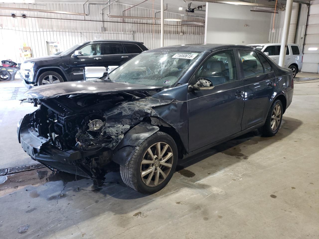 2010 VOLKSWAGEN JETTA
