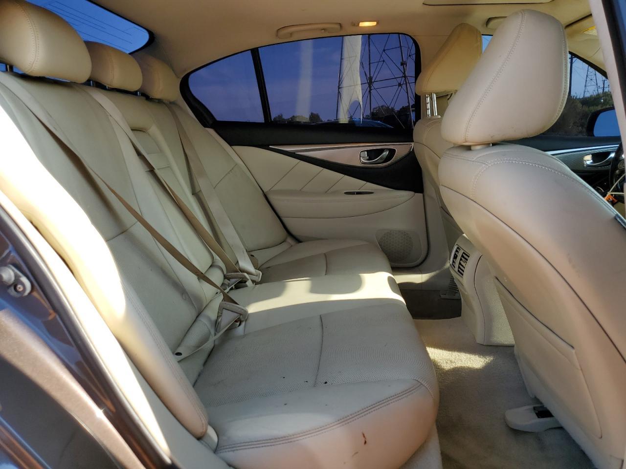 2014 INFINITI Q50