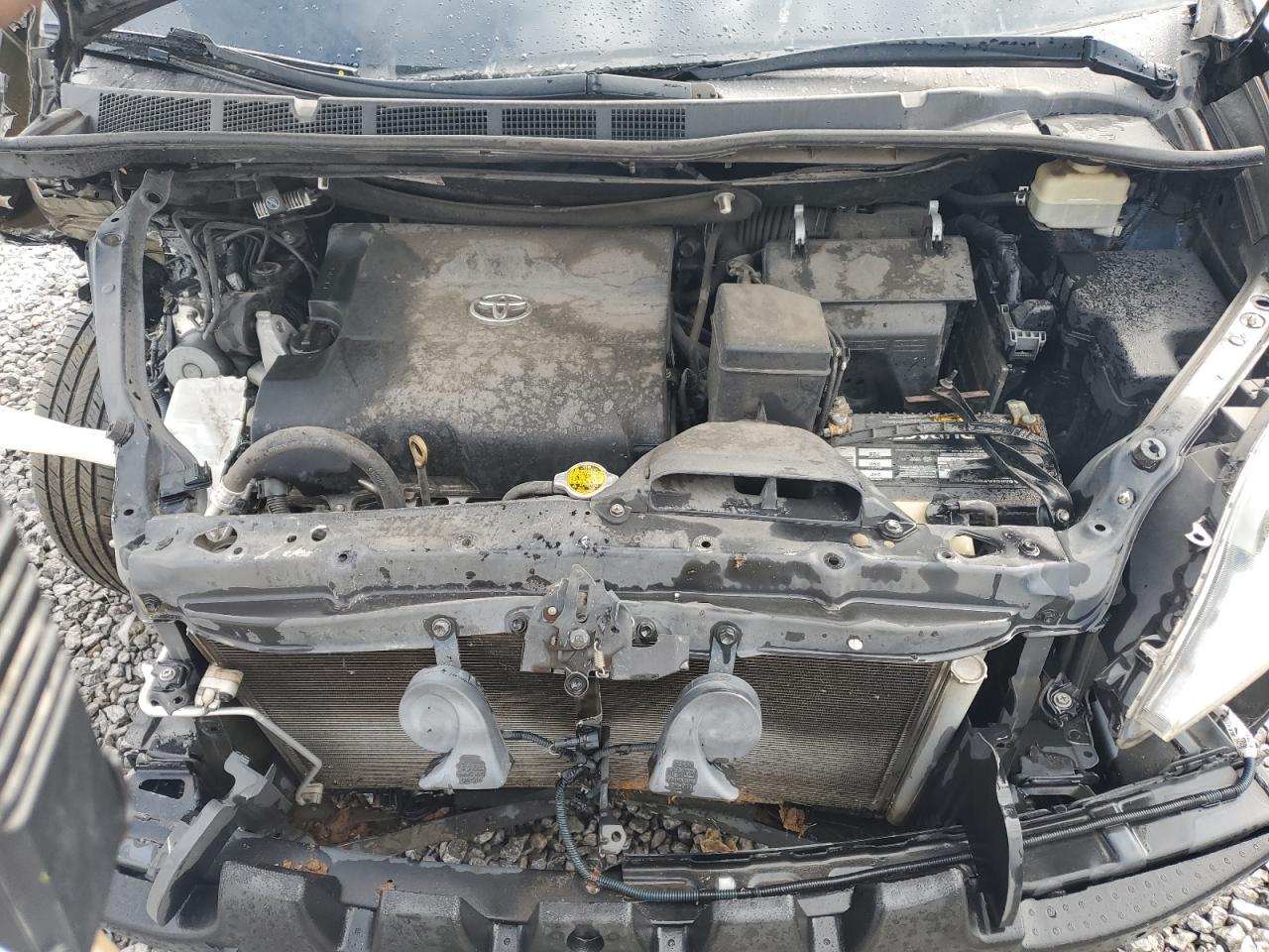 2016 TOYOTA SIENNA