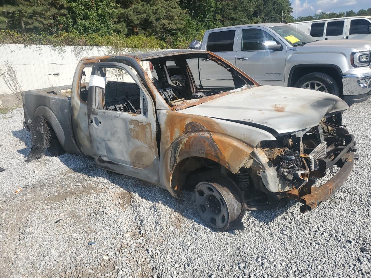 2012 NISSAN Frontier