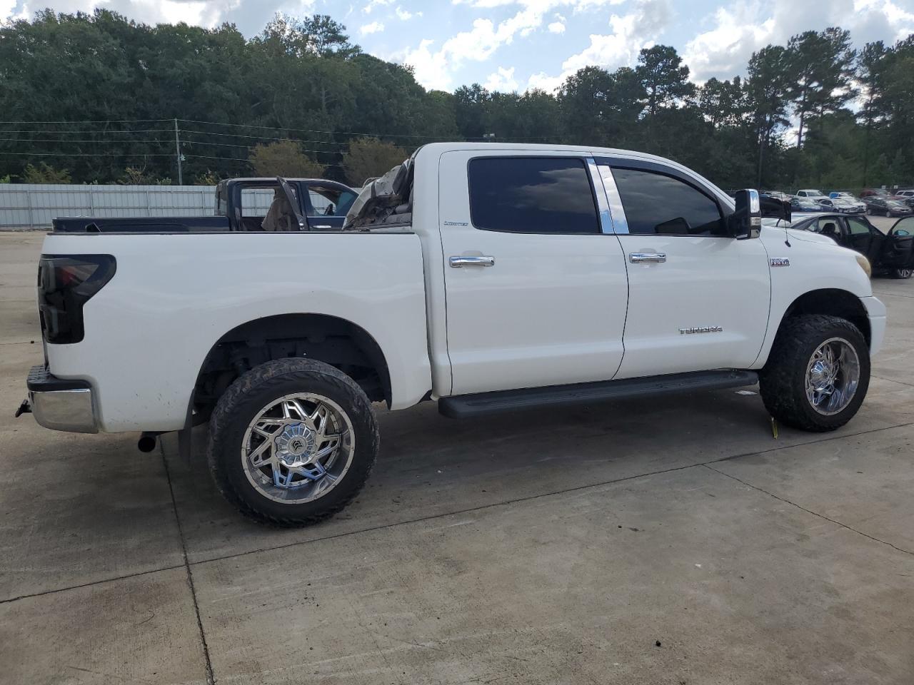 2011 TOYOTA TUNDRA