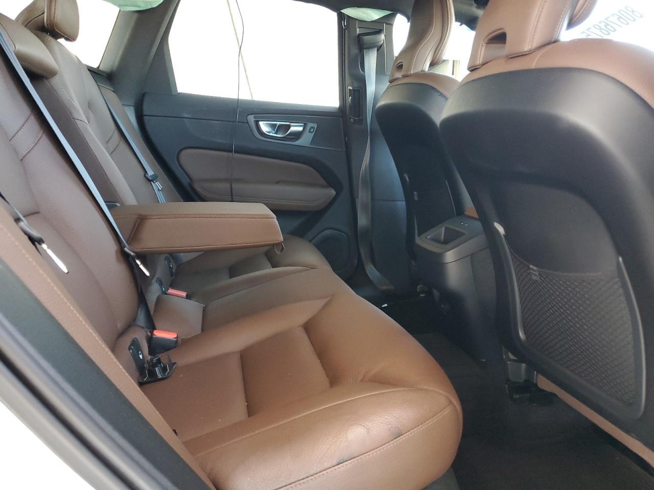 2022 VOLVO XC60