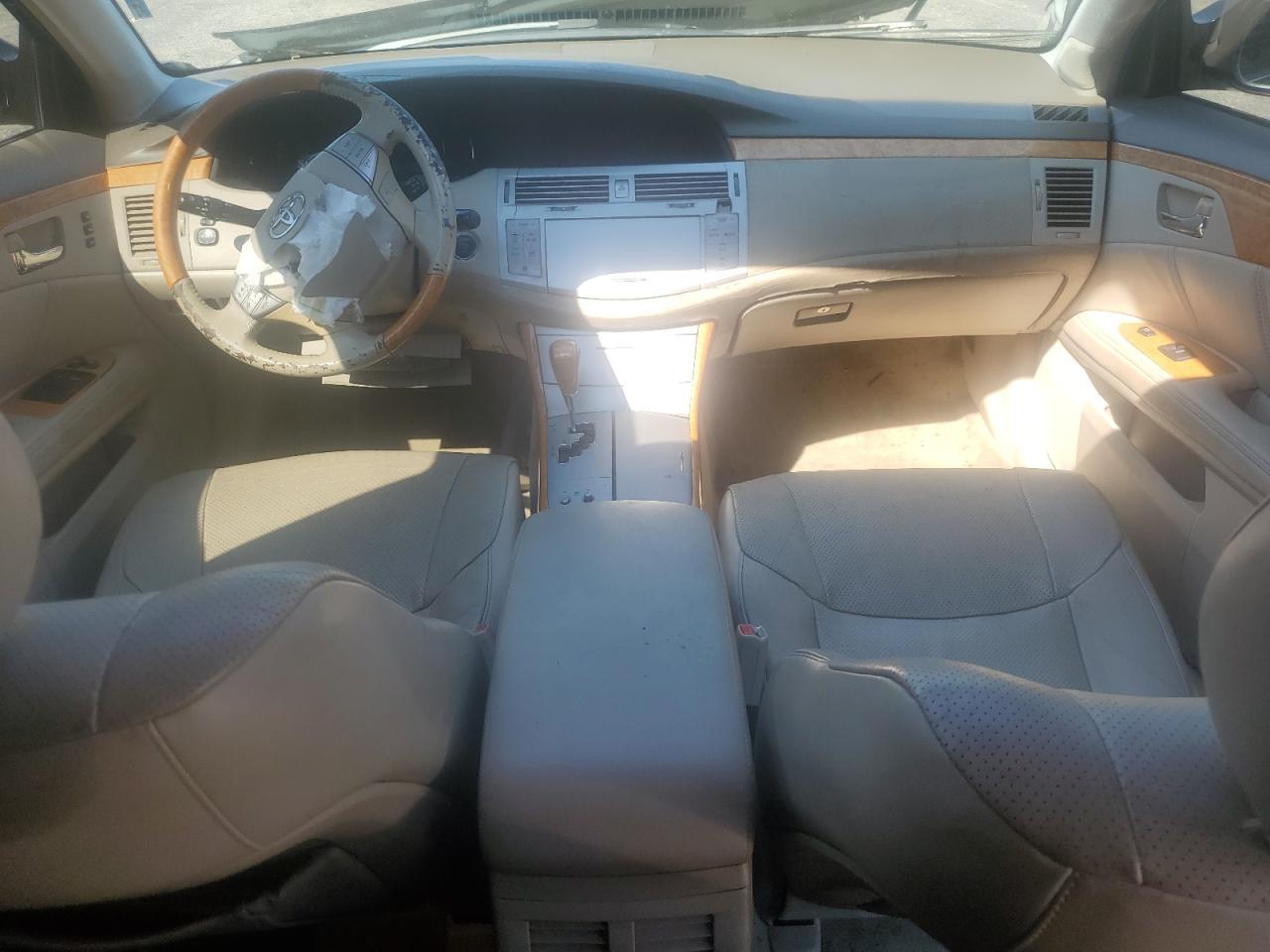 2005 TOYOTA Avalon