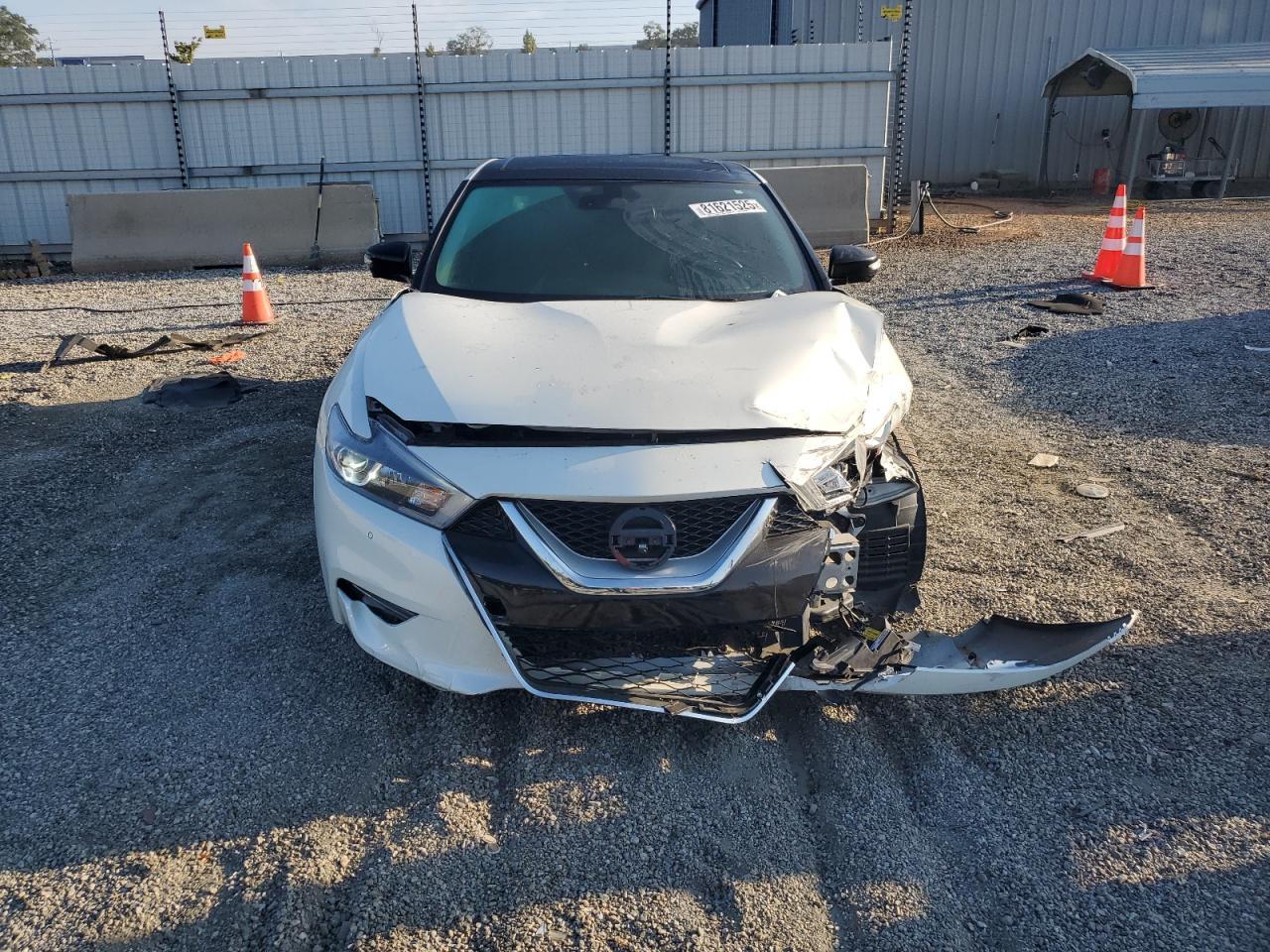 2017 NISSAN Maxima