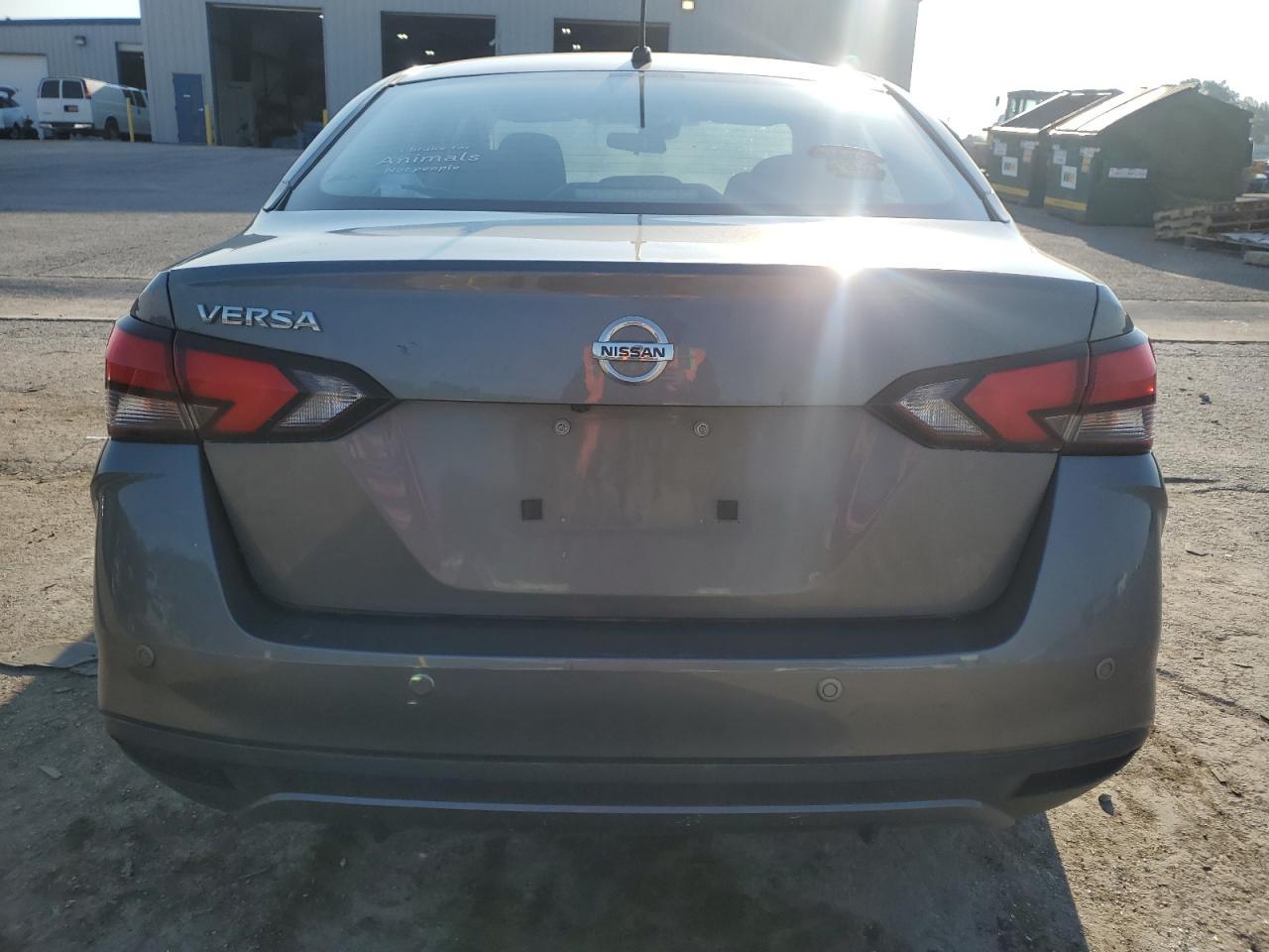 2022 NISSAN VERSA