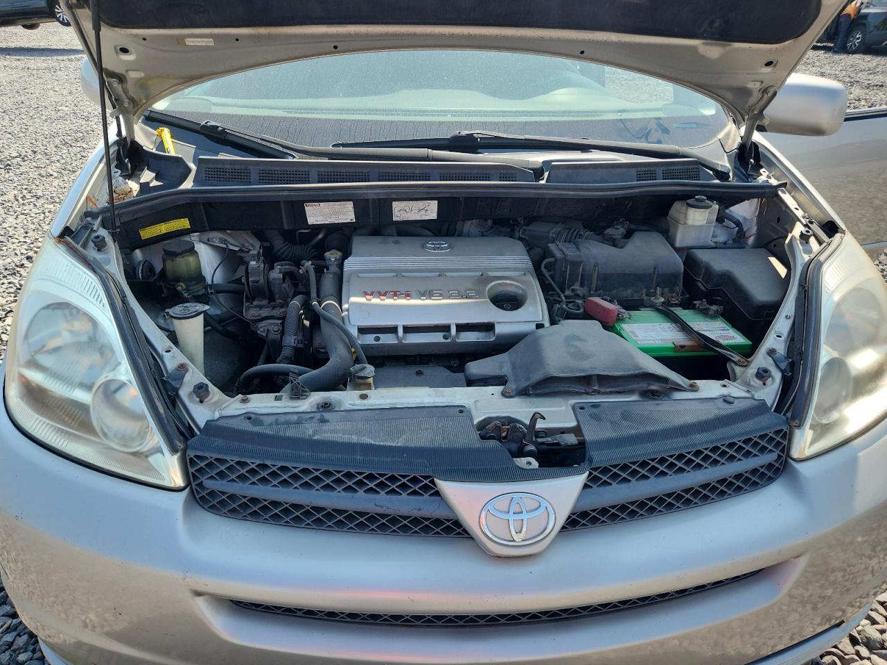 2004 TOYOTA SIENNA