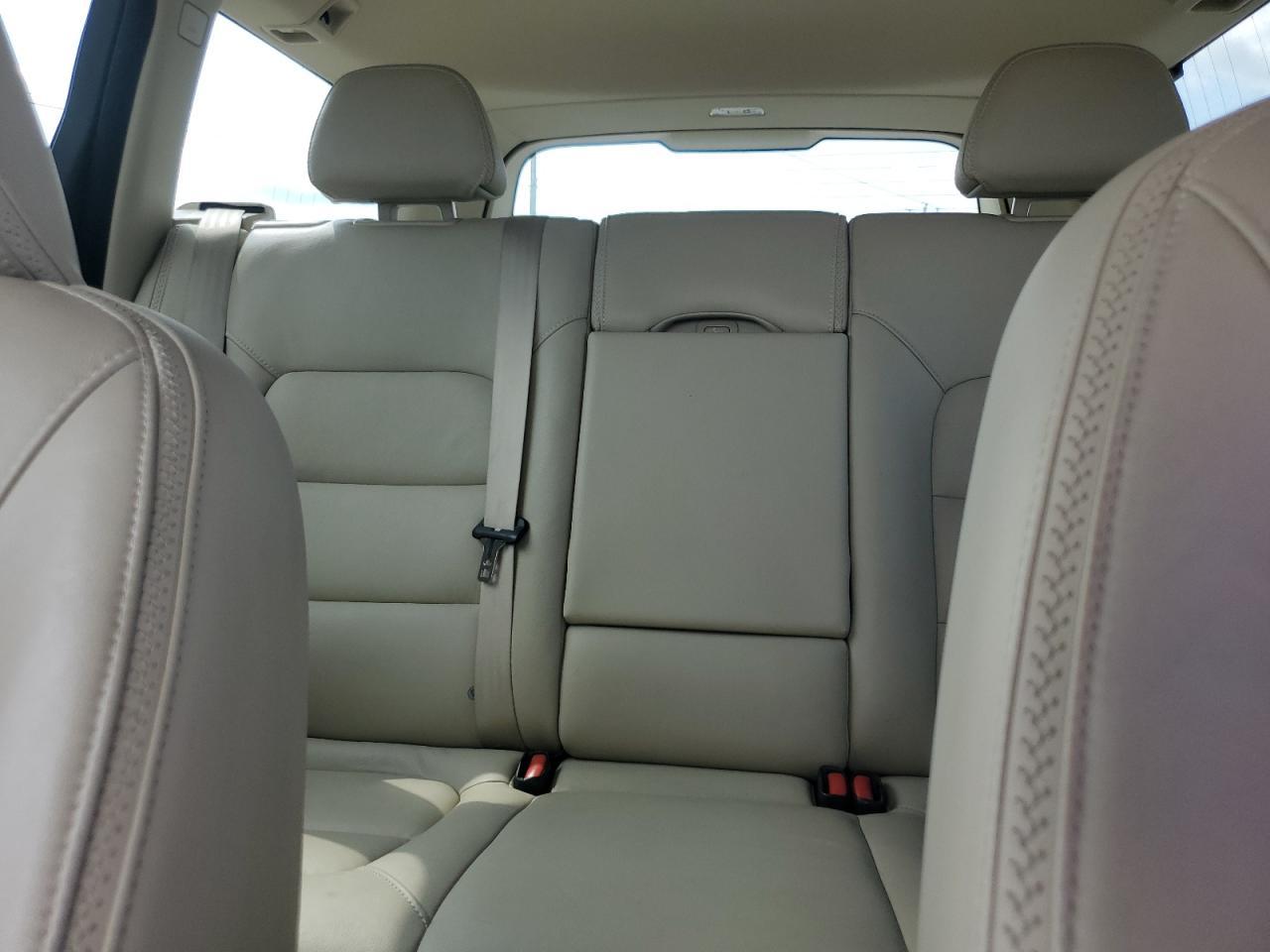 2015 VOLVO XC70