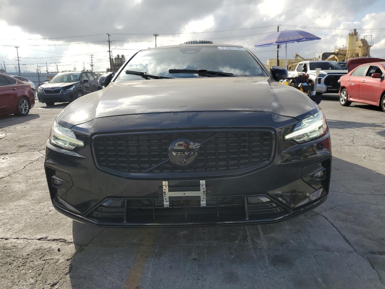 2024 VOLVO S60