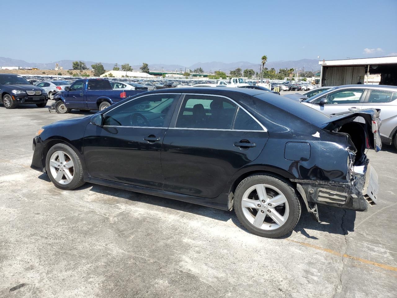 2014 TOYOTA CAMRY