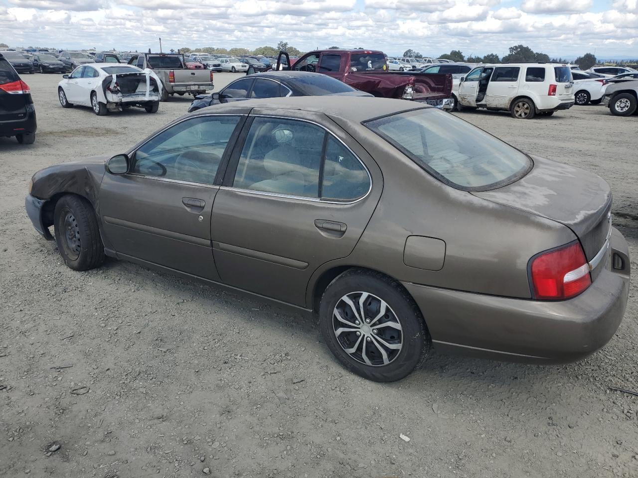 2001 NISSAN ALTIMA
