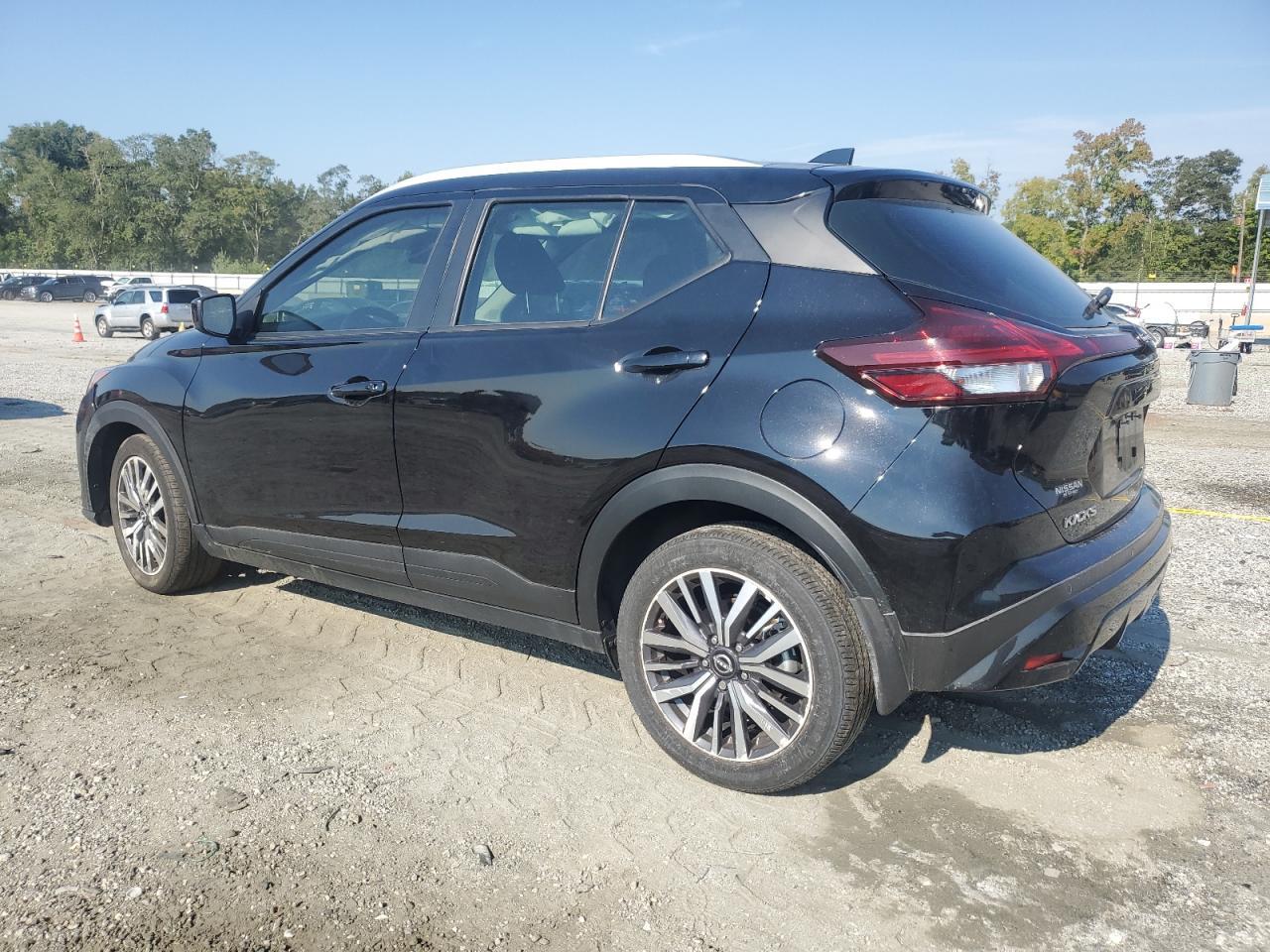 2022 NISSAN KICKS