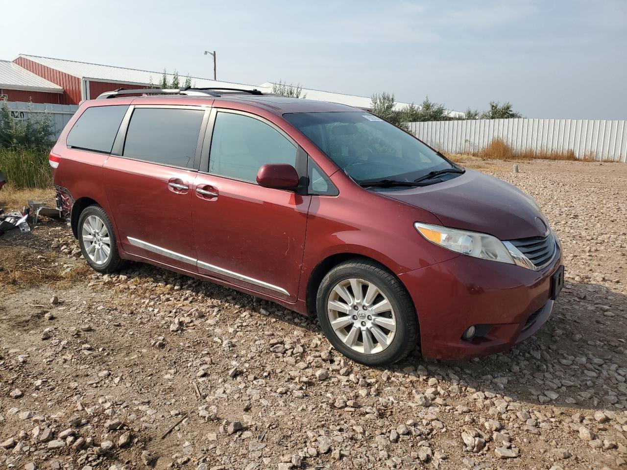2013 TOYOTA SIENNA