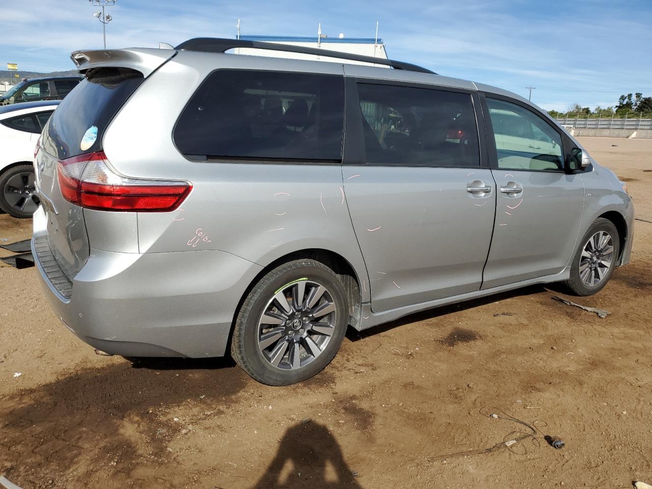 2019 TOYOTA SIENNA
