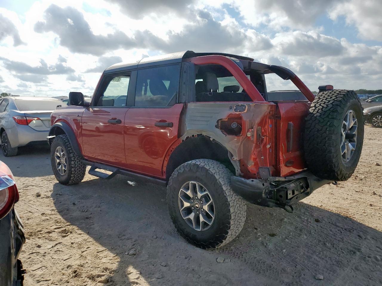 2024 FORD Bronco