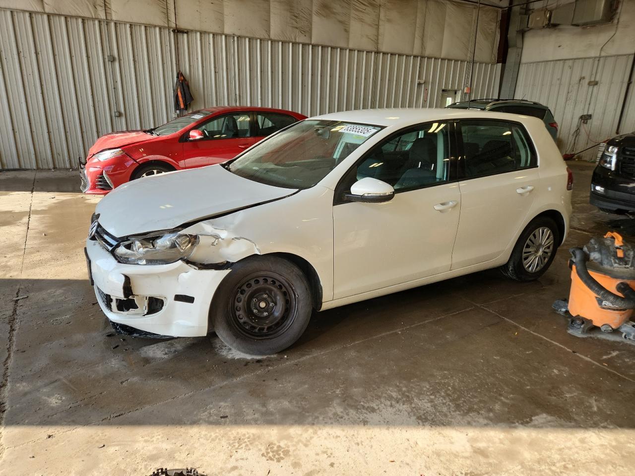 2011 VOLKSWAGEN GOLF