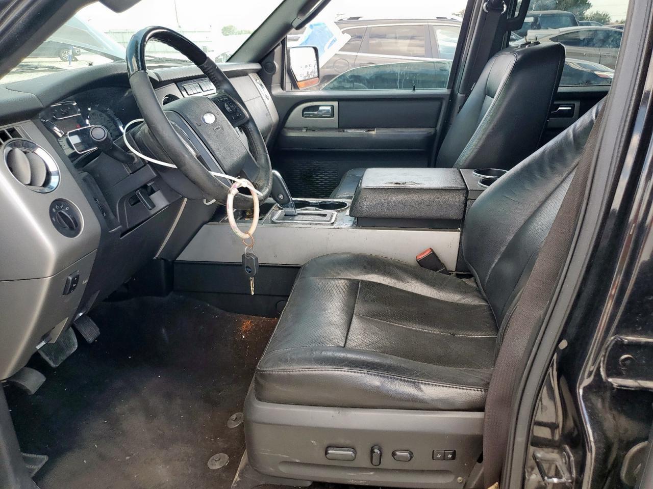 2013 FORD Expedition