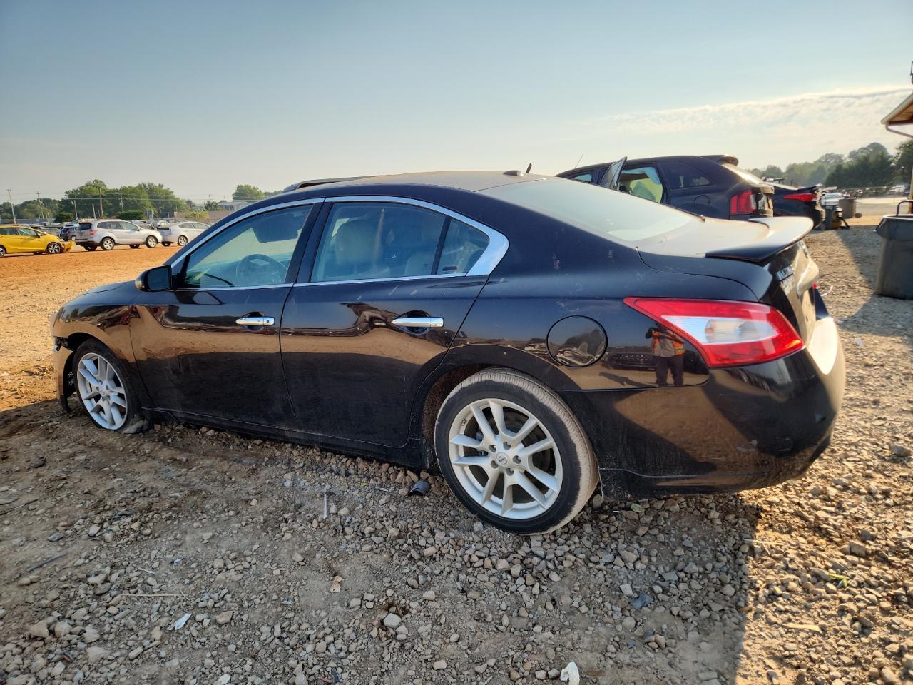 2010 NISSAN Maxima