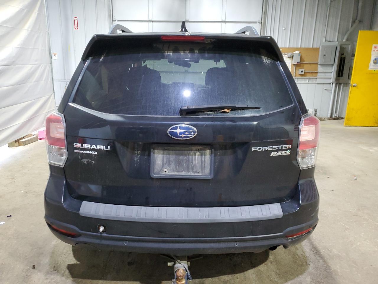 2018 SUBARU FORESTER